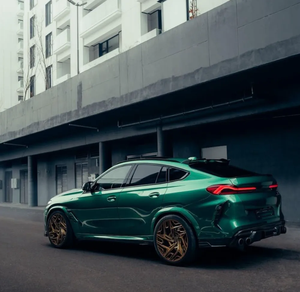 BMW X6M з карбоновим обвісом